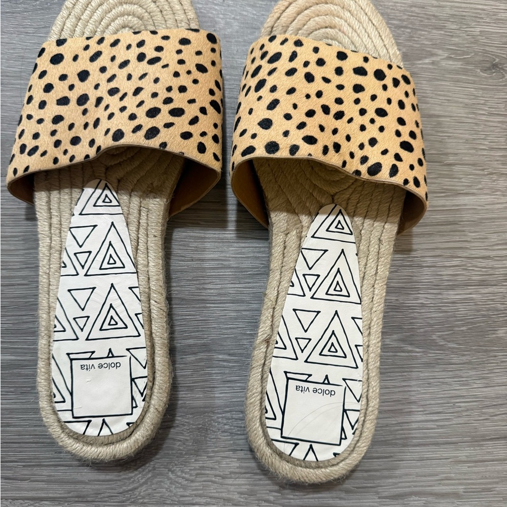 Dolce Vita Tan and Black Women's Slide Sandals like new size 9